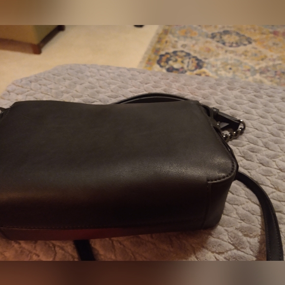 Simply Vera by Vera Wang purse - Picture 2 of 4